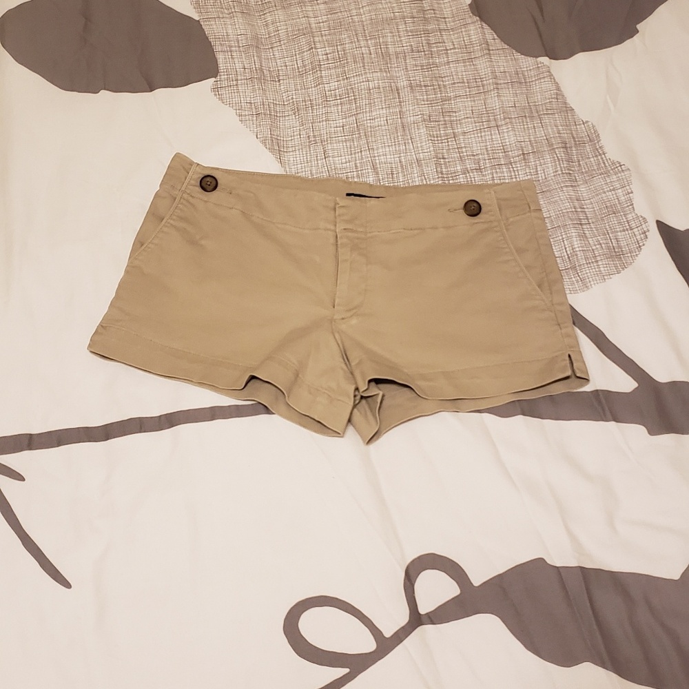 Gap Outlet - Khaki Shorts